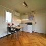 Apartamento de 8 x 3 metros, modelo Berlín, con cuarto de baño y cocina.